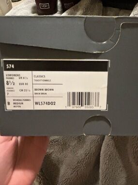 New balance  574 Box Label